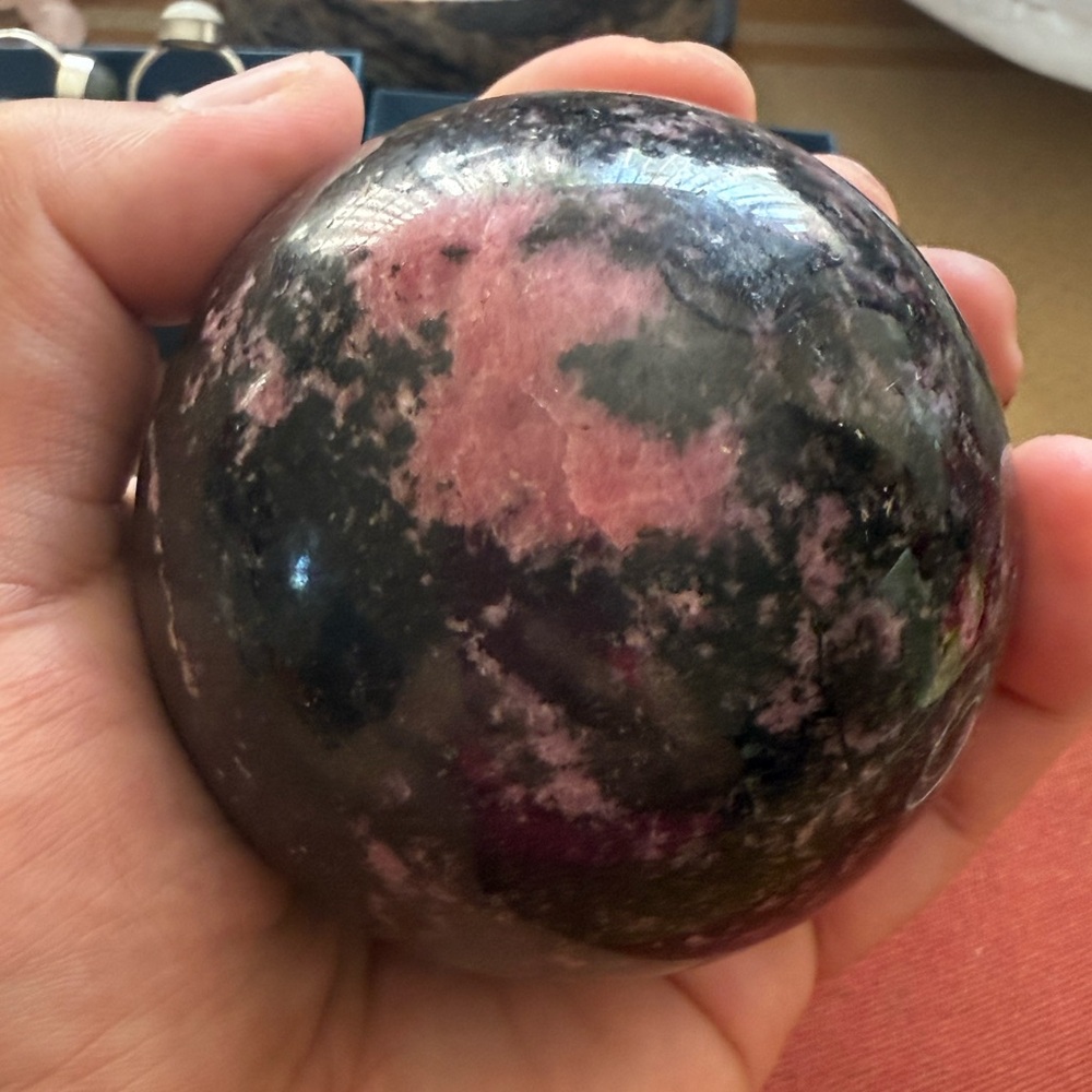 Rhodonite Sphere - Picture 4 of 5
